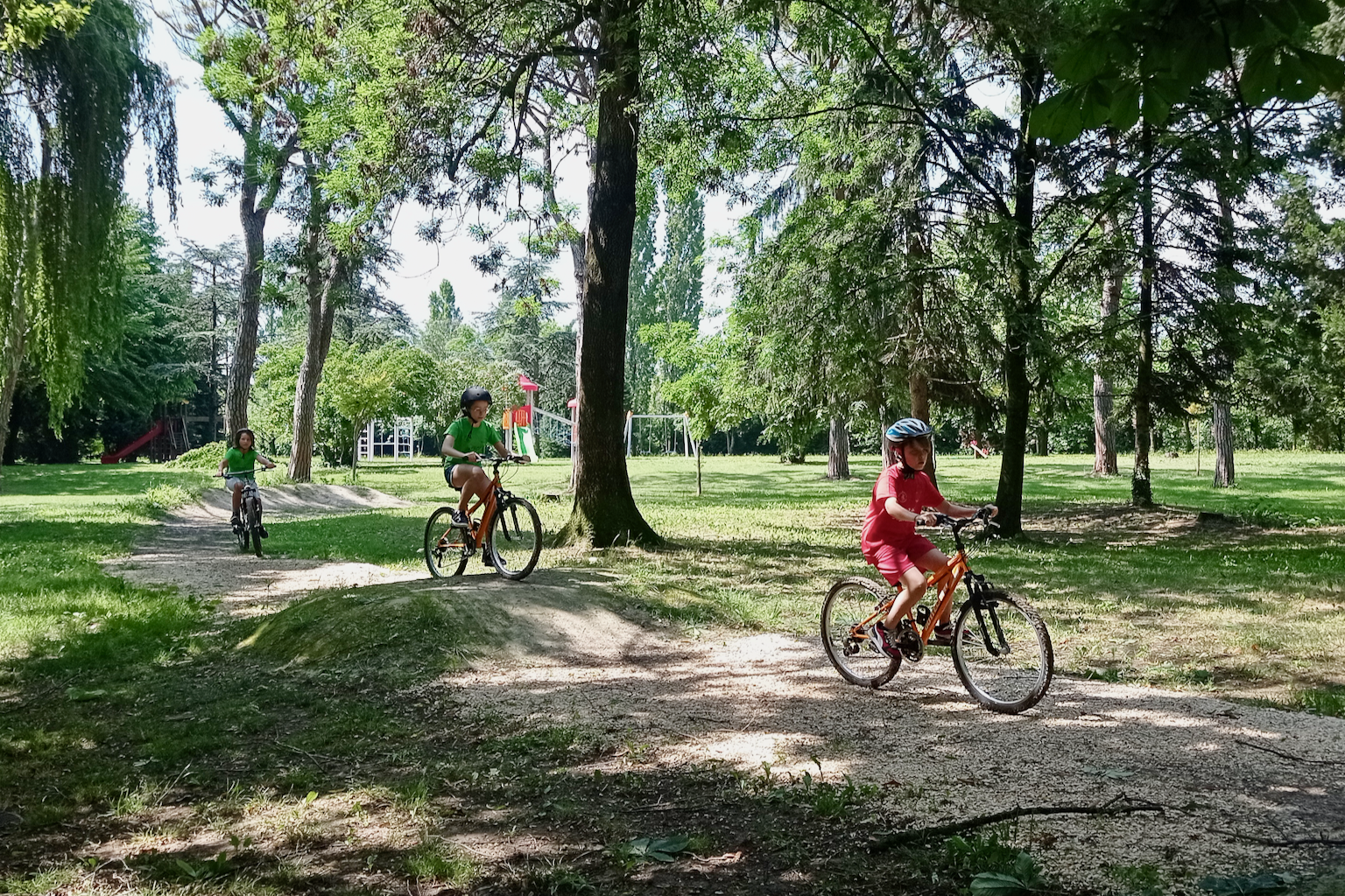 Momento mountain bike nel parco